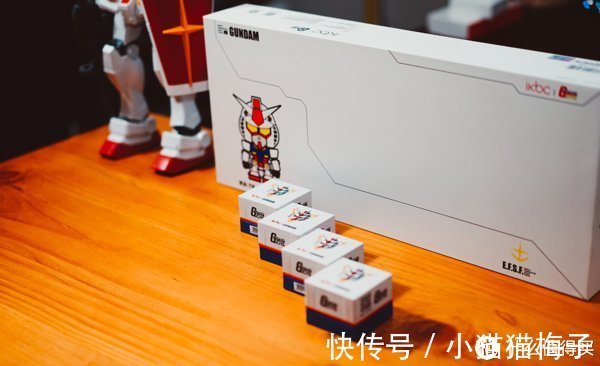 ikbc|高达键盘居然还有补完计划?ikbc联名高达金属键帽上手体验