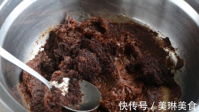 模具|不用油的海绵蛋糕做法,红枣加红糖双重营养,手感如海绵