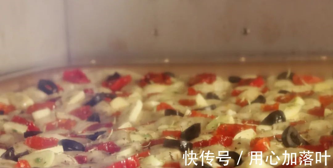 foc意大利非常流行的一种扁平面包--佛卡夏Focaccia！