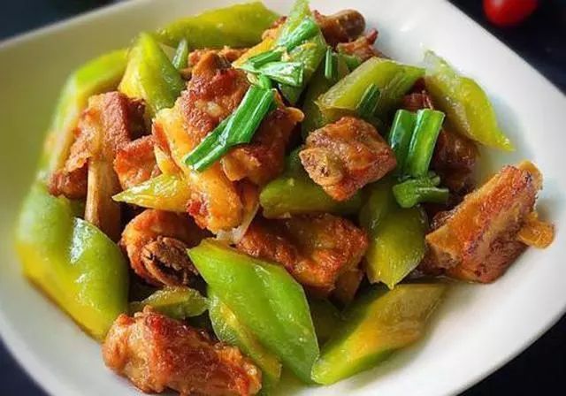 让你一次能吃两碗饭的解馋下饭菜，简单上桌快，学会做给家人吃