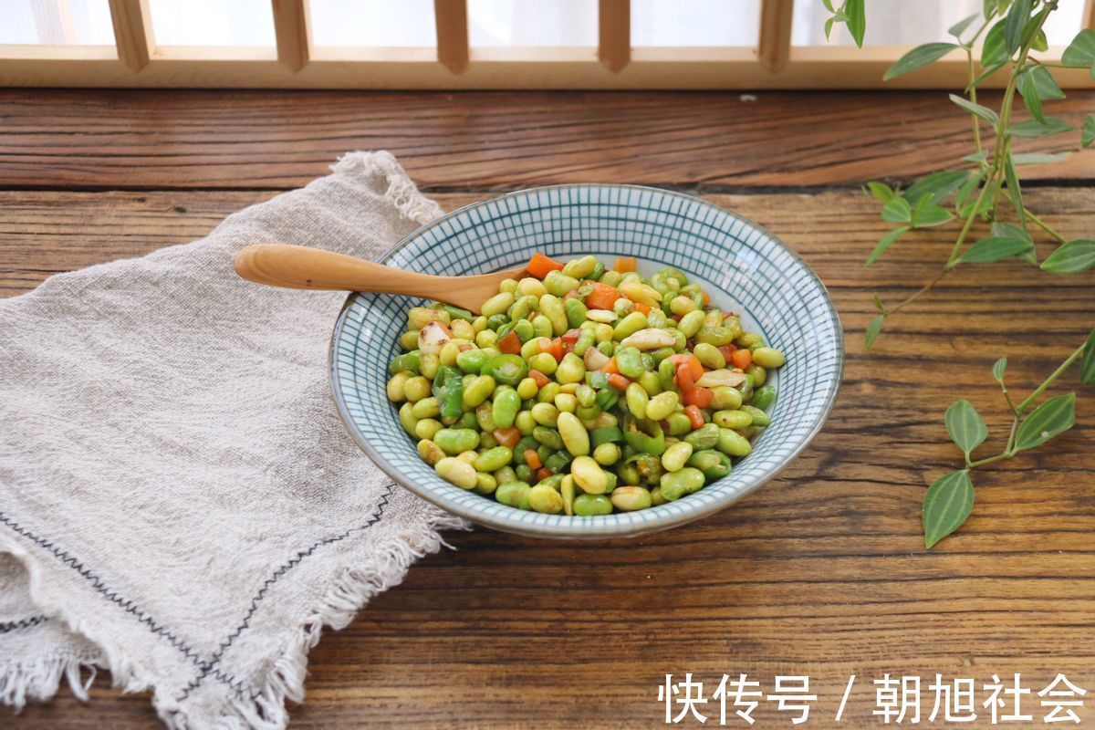 清炒毛豆|这蔬菜很不起眼,却是“含钾高手”,钙远超牛奶,夏季出汗要常吃