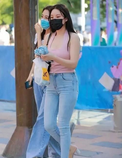 率性|好看精致的瑜伽裤穿出时尚感，带来轻松的美丽效果，率性自然