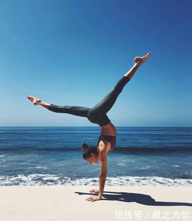 澳洲|95后的澳洲瑜伽女神,靠瑜伽年入千万,身材和颜值都让人非常羡慕