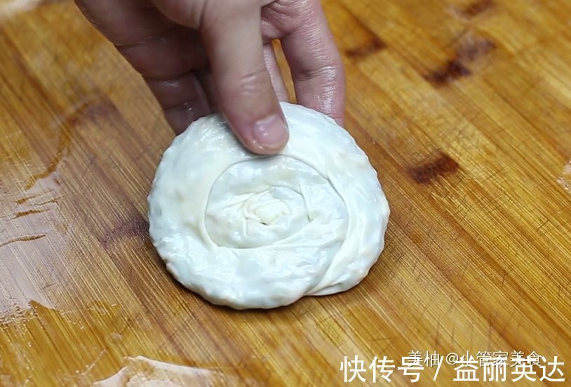 省时|韭菜馅饼学会这样做，不用发面省时省力又好吃，皮薄馅大凉了不硬