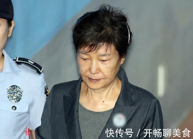 咳血|脸上出现4个症状，可能是“肺癌”所致，中2个以上，切莫疏忽