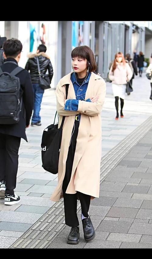 出街这样穿准没错，小家碧玉的感觉，太适合春天了