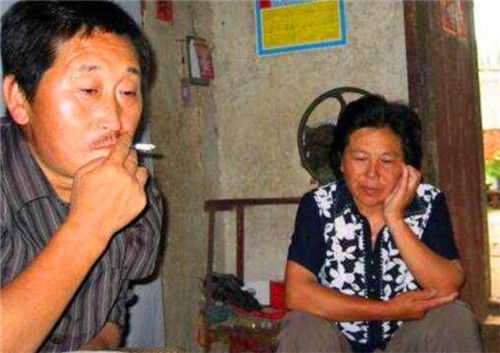 14年前，她因反抗高考出名，故意考零分交白卷，如今现状让人唏嘘