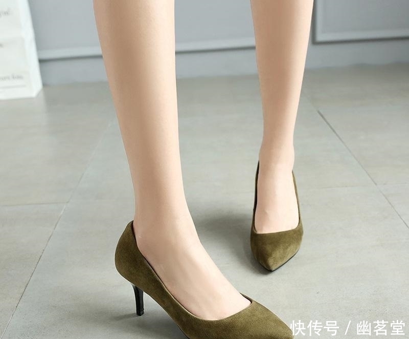 高跟|纤细的高跟设计,精致的尖头浅口高跟鞋,时尚又优雅