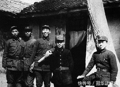 参加黄麻起|红四方面军这个军三个师政委55年被授衔，为何三位师长都没被授衔