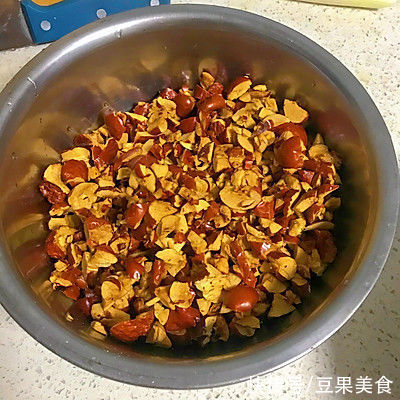 开胃解腻红枣玉米小窝头,一盘可不够