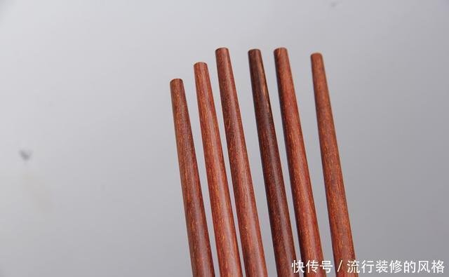 筷子用久了,只用清水洗已经没用了,教你一招,筷子干净又卫生