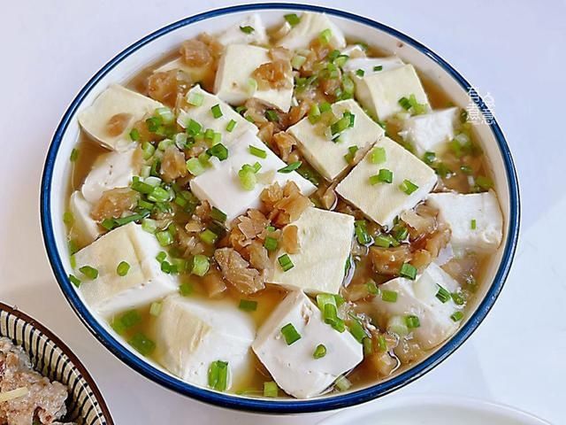 80后夫妻俩的节俭午餐，朋友圈火了，网友：好吃不浪费拒绝精致穷