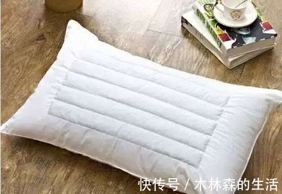 填充物|得了颈椎病该怎么选择枕头呢?做好这三点让你选到好枕头!