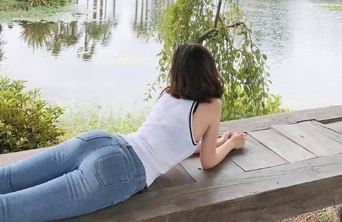 高腰|显瘦性感的紧身牛仔裤,穿出不一般的女人味,自信大方