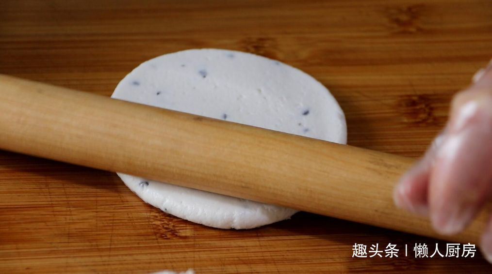 不用面粉，教你用这种粉做炸米圈，口感完全不一样，外脆里软