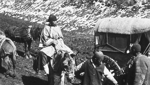 旗头|清朝老照片:旗头女子似马云,最后一张是商人的真实样子!