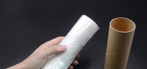 垃圾袋|保鲜袋用完后的纸筒不要扔，原来放在家里特别实用，方法太赞了