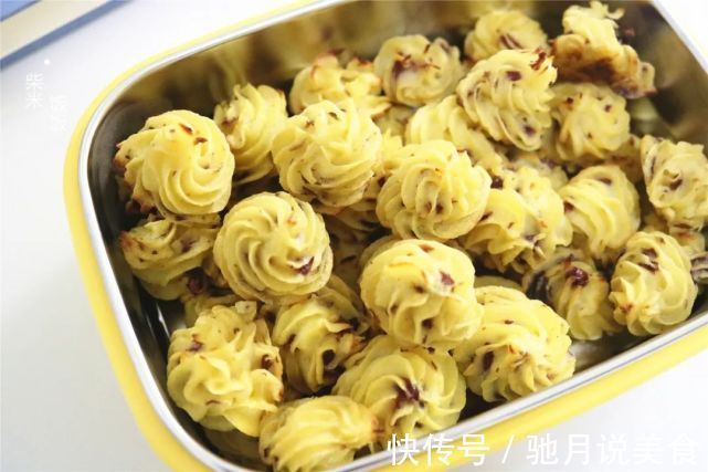 土豆别总炒着吃了,试试这个做法,孩子一口一个,直夸好吃