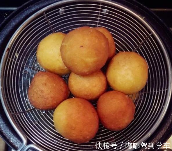 炸红薯丸子,用淀粉还是面粉都不对,厨师长教你做法,外酥里嫩