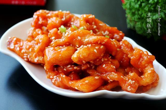 不用腌制,10分钟就做好的糖醋肉,冷了都好吃~