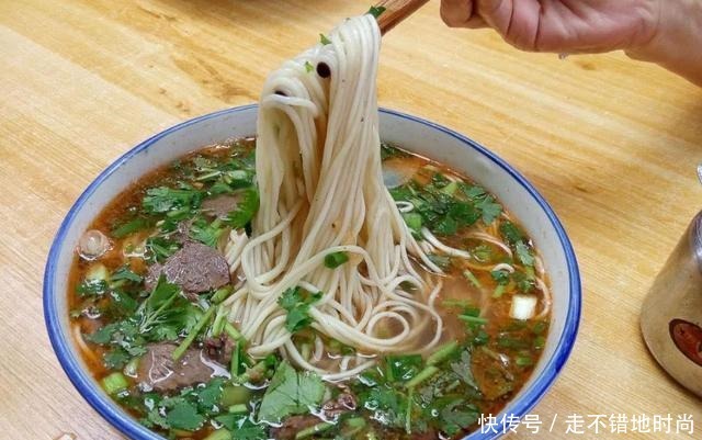 中国有名的“8碗面”,南方4碗北方3碗,剩一碗是“面中之王”