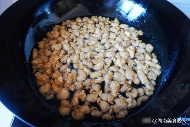 肥肉|熬猪油时,要不要放盐老厨师牢记4个窍门,久放不坏无异味