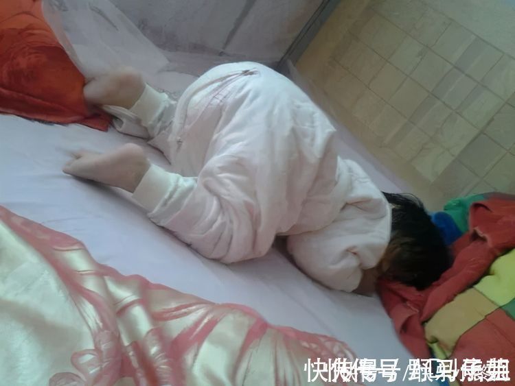 智商|你家娃智商被睡姿暴露了!睡时若有这4种表现,高智商没跑了