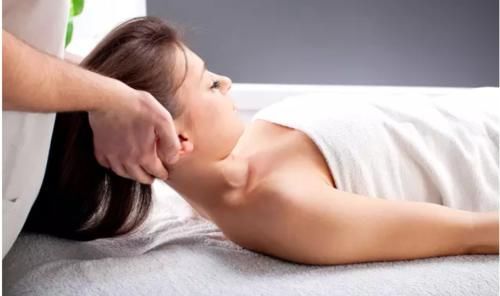 颈椎病|脖子不痛，也可能有颈椎病！出现这些征兆要警惕！