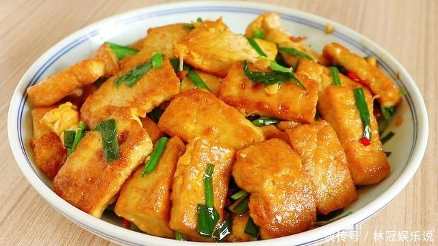  光盘|这样的炒豆腐，全家老小最喜欢，香嫩入味又下饭，上桌瞬间就光盘