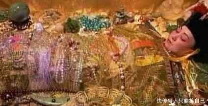 清东陵|孙殿英盗慈禧墓发现一贴身物, 士兵嫌太脏扔了, 几十年后竟成国宝!