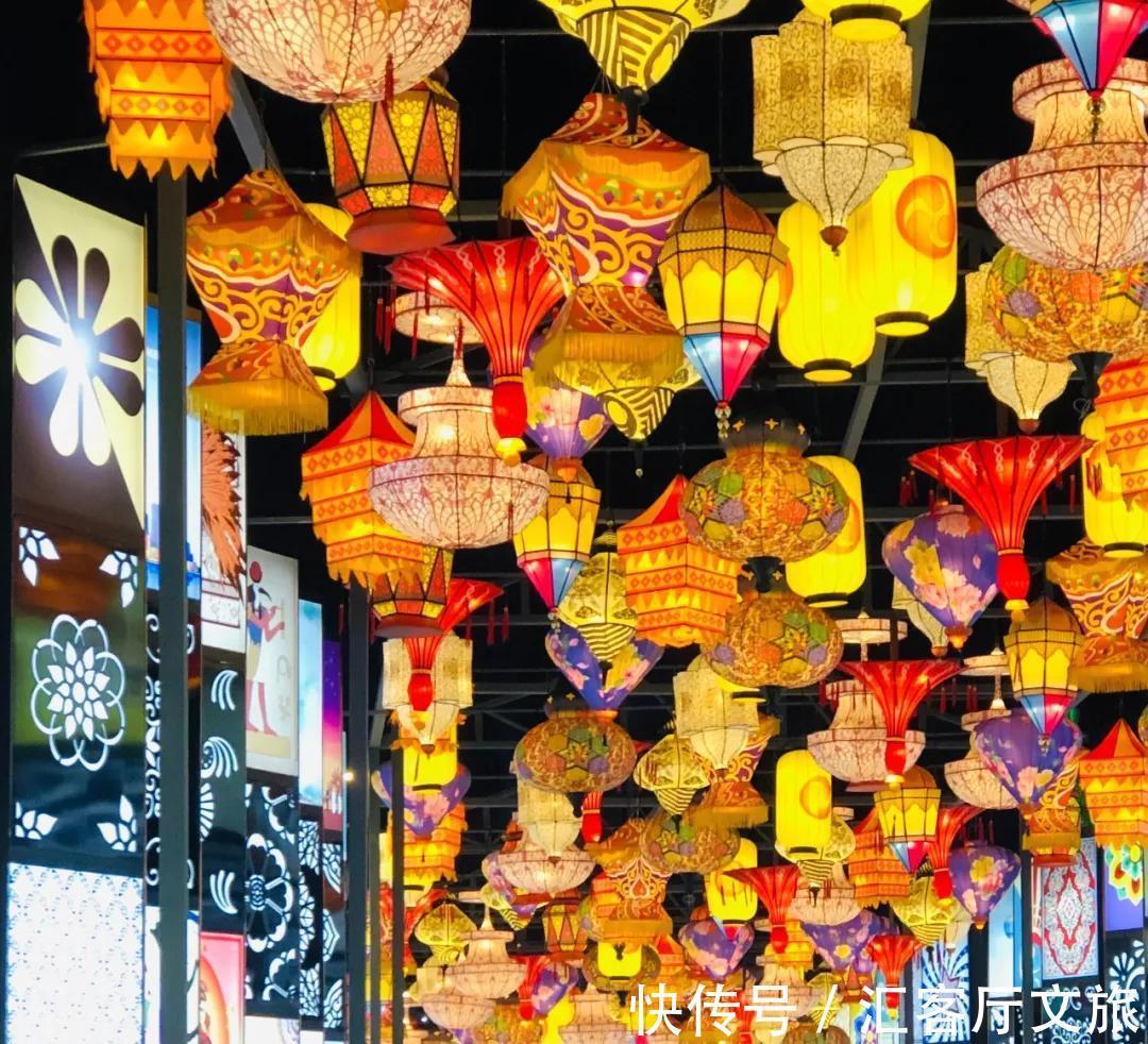 井盐|去年才通高铁,这座“十八线”国内小城,凭什么就火到了国外?