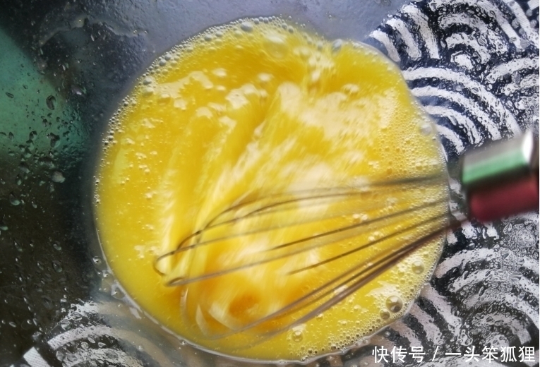 小吃|此道自制小吃,一碗面粉两个鸡蛋,几分钟就能做好,香酥可口