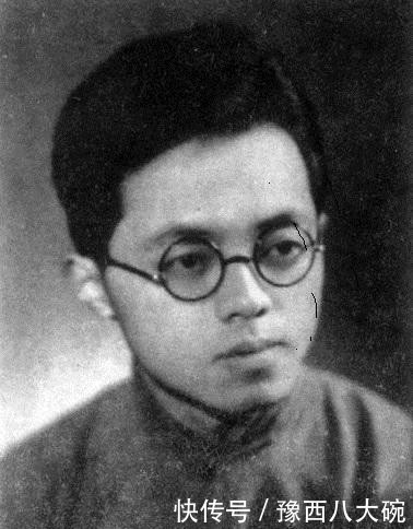 卞之琳唯美短诗八首 你站在桥上看风景 看风景人在楼上看你 快资讯 卞之琳唯美短诗八首 你站在桥上看风景 看风景人在楼上看你 快资讯