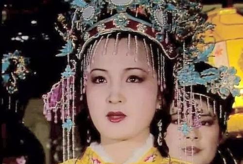 贵妃|元春为何从女官升为贤德妃、贵妃?她得罪了谁?被弓弦勒死的证据