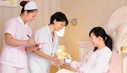 外国人|为什么中国妈妈非得坐月子,外国人却不用网友老了就看出差距