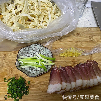 特色美食|腊肉煮豆丝-湖北特色美食之一