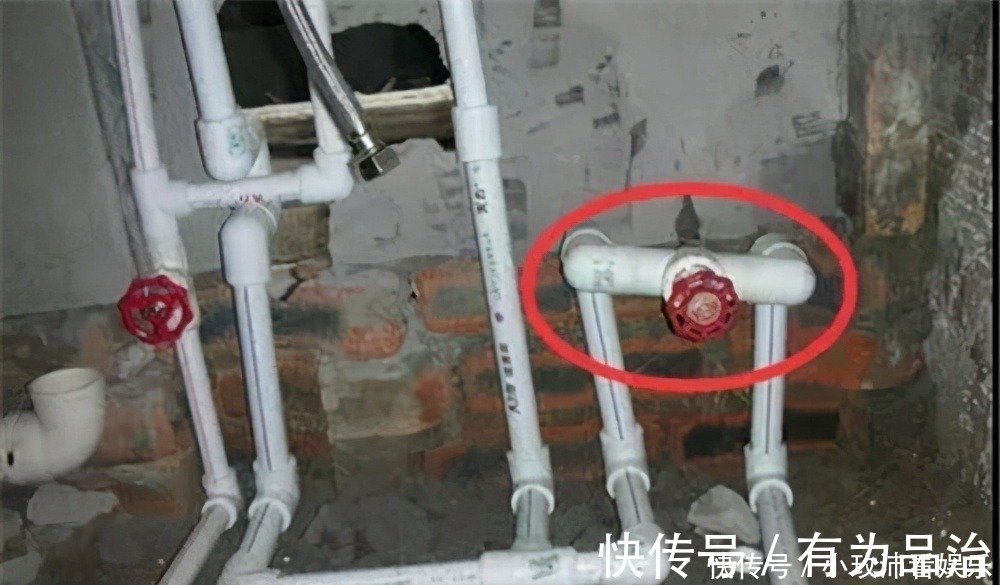 冷水管|工人铺水管有这4种情况，赶紧叫停，不然坑到你吐血