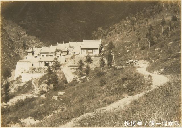 1928年五台山老照片，民国时不如今日香火盛