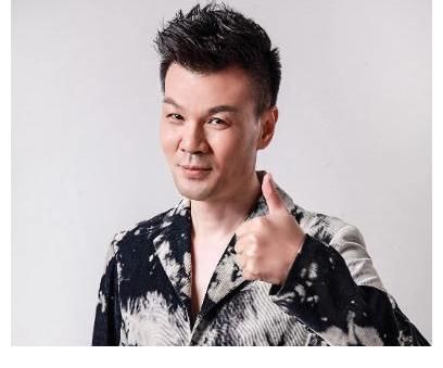 主持人|李彬：当兵15年，演员转行当主持人一炮而红，56岁生大病惹人担忧