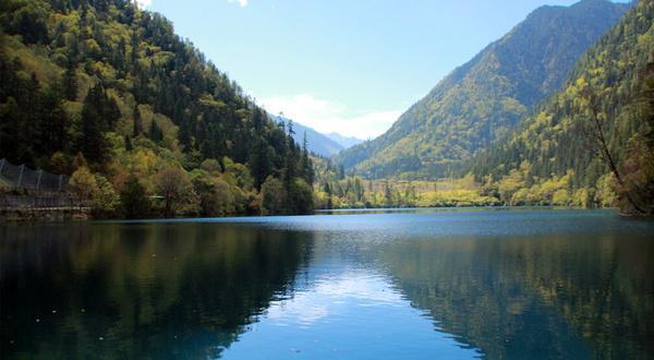 重新开放的九寨沟,还会是归来不看水,色即是秋,秋即是色吗