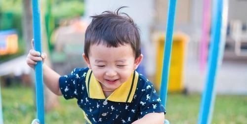 智力|“先爬后走”的孩子,和“不爬就走”的孩子,长大后有这3个差别