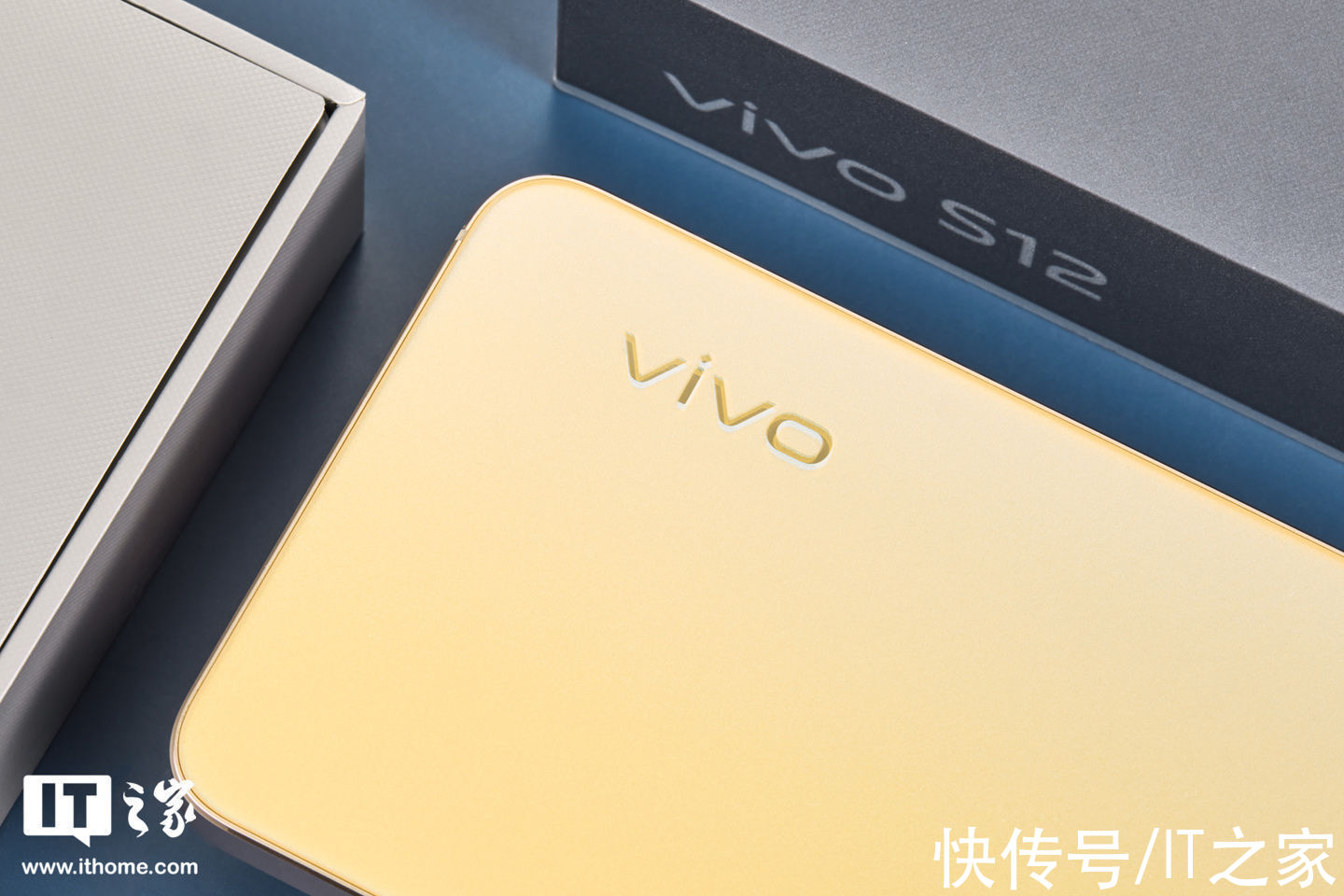 手机|「IT之家开箱」vivo S12手机图赏：亮面直边中框