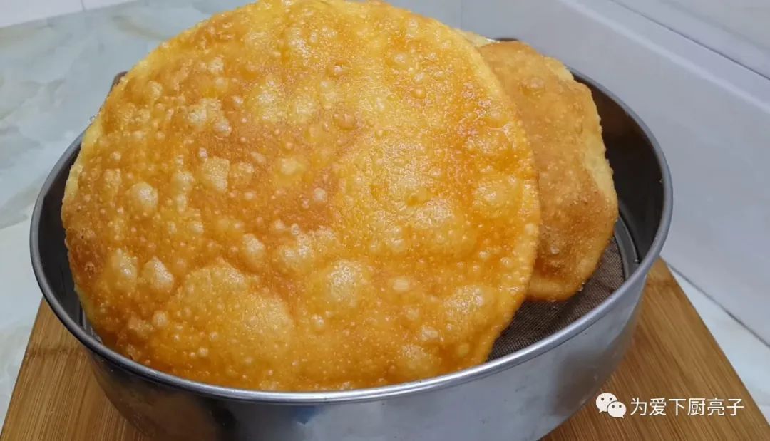 以后面粉就这么做,不烫面不烙饼,个个空心鼓大泡,看着都流口水