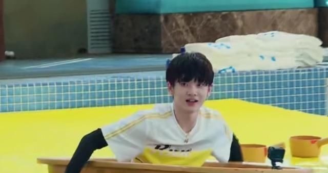 周震南|染头发不能上跑男看到周震南的处理方法,意外解锁新潮流