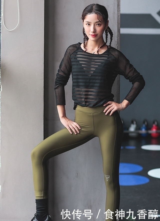 紧身打底裤穿出时尚优雅女人味，气质随之而来