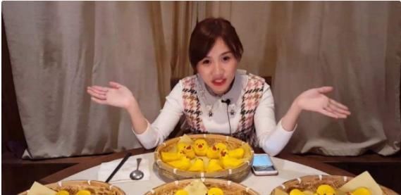  模仿|密子君成为大胃王的秘诀，竟如此简单，网友模仿后，肠子都悔青了