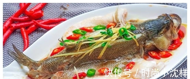 清蒸|不管蒸什么鱼,这个步骤都不能省!鱼肉细嫩无腥味,赶快学学吧