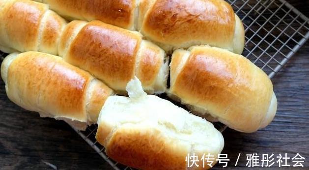 想吃面包不用买,此面包做法太简单,一盘12个,香甜松软拉丝
