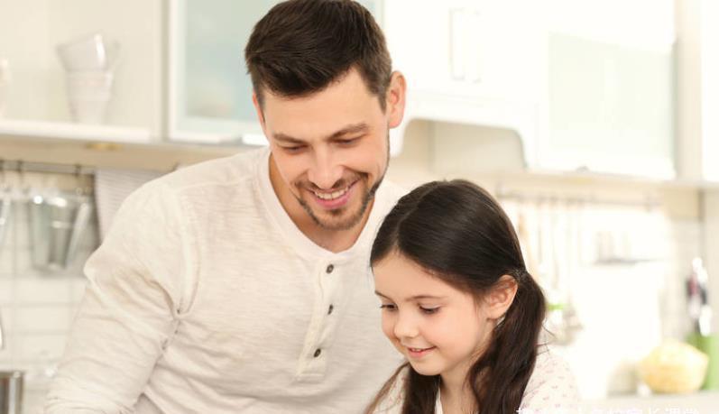 内向|孩子有3个特征,说明智商非常高,父母要及时发掘,细心培养!