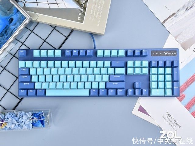 配色|便宜又漂亮，大厂热销键盘新配色加量不加价